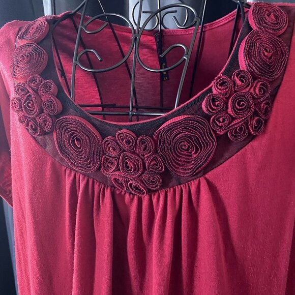 Judith - Wine Colored Top with Rose Embellishments - Picture 3 of 8